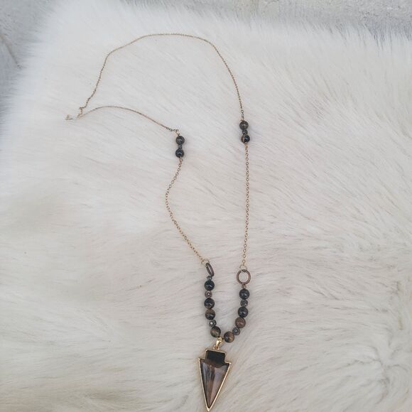 tigers eye arrow pendant beaded necklace - Picture 1 of 3